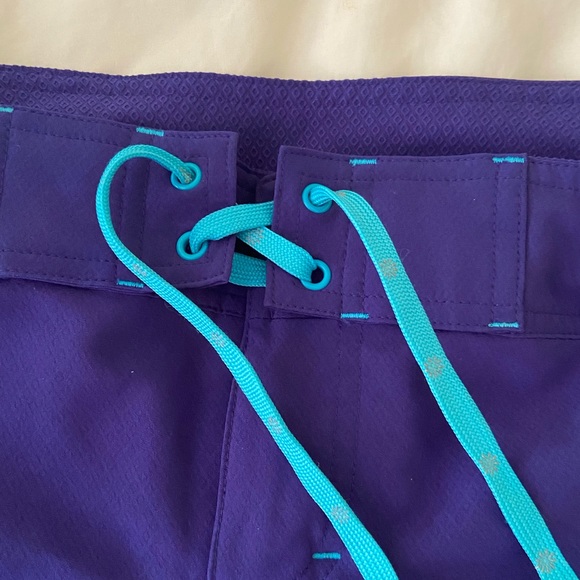 Athleta size 2 shorts! Good condition. - Picture 2 of 6